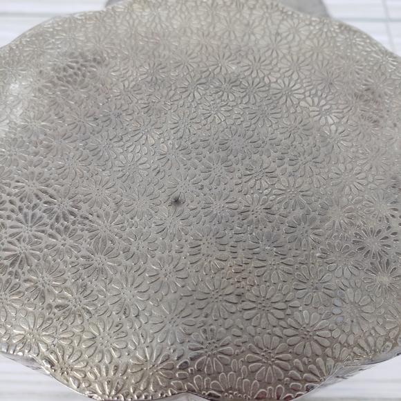 Oval Scalloped Jewelry Trinket Box Red Interior Lined Removeable Lid Acorn Hande - Picture 8 of 16